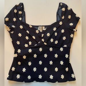 Unique Vintage, XL/14 Blue/Navy/Denim color top with Daisies EUC